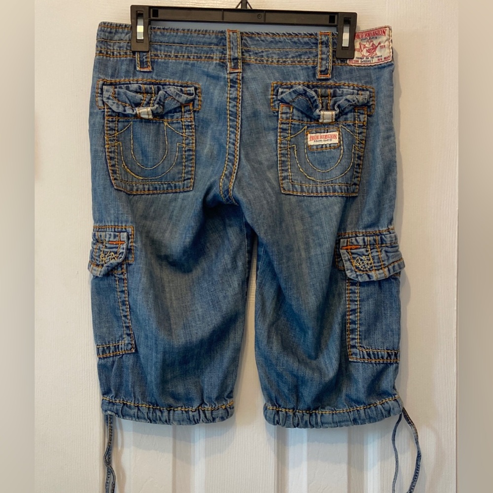 True Religion Woman’s Capris - Picture 2 of 3